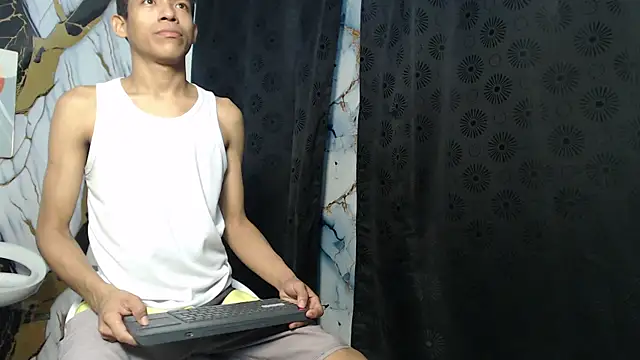 RONALDA HOT26 online show from May 2026 07:48:01 AM