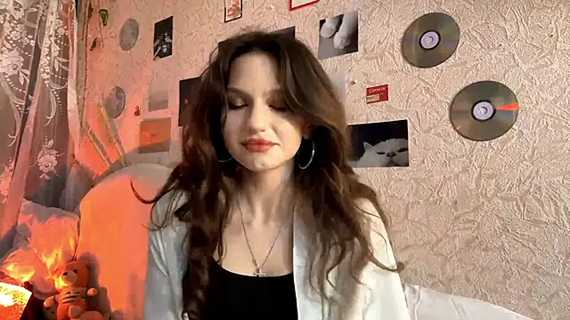Snapshot of CarleenColley chatting on May 2026 12:59:01 PM CarleenColley online show from May 2026 12:59:01 PM