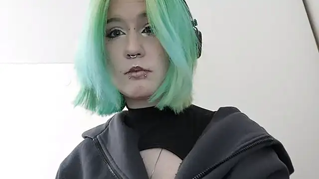HunXena online show from May 2026 03:18:01 PM
