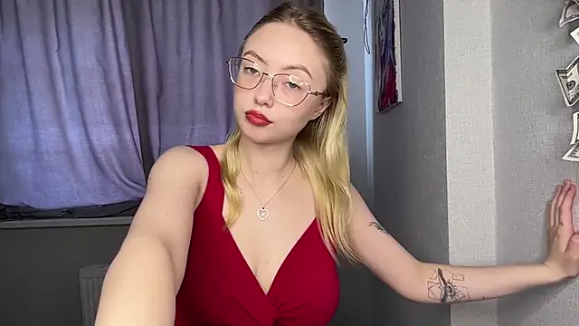 YourStarlight online show from May 2026 09:48:01 AM