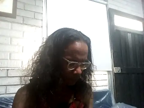 LatinFFanatic online show from May 2026 08:47:02 PM