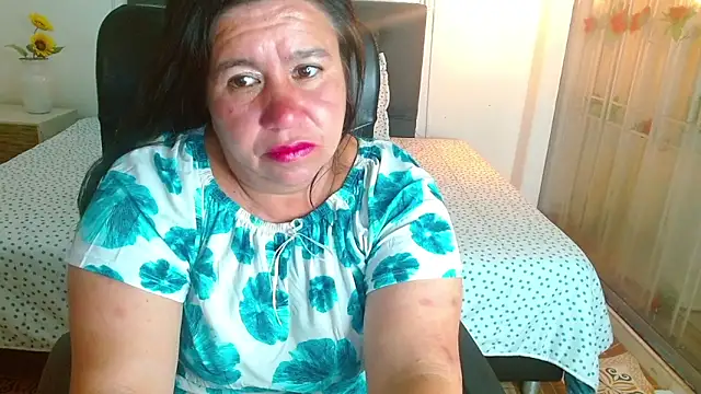 Snapshot of evelin_12_ chatting on May 2026 09:21:01 PM evelin 12 online show from May 2026 09:21:01 PM