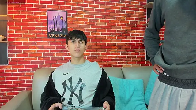 Snapshot of Hoot_boyss_ chatting on June 2026 08:00:01 PM Hoot boyss online show from June 2026 08:00:01 PM