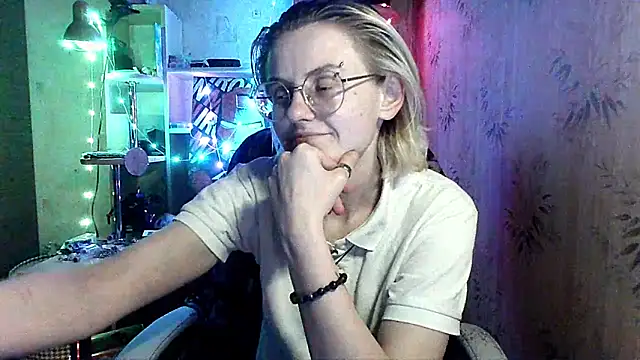   Freya    online show from May 2026 10:04:02 PM