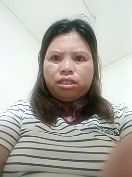 Snapshot of -Yeyi- chatting on June 2026 06:24:02 PM -Yeyi- online show from June 2026 06:24:02 PM