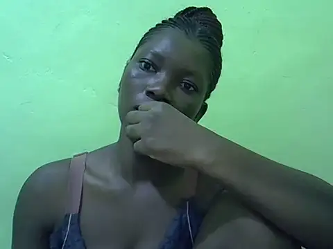 Snapshot of Sweet-Lynn chatting on June 2026 05:08:01 AM Sweet-Lynn online show from June 2026 05:08:01 AM