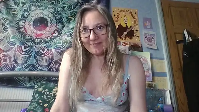 Izzylove47 online show from May 2026 08:10:01 AM