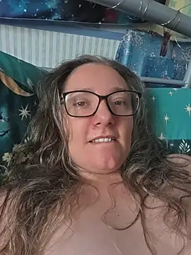 Snapshot of Izzylove47 chatting on June 2026 11:14:02 AM Izzylove47 online show from June 2026 11:14:02 AM