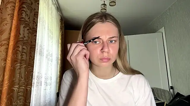 HoneysPiee online show from May 2026 10:11:02 AM