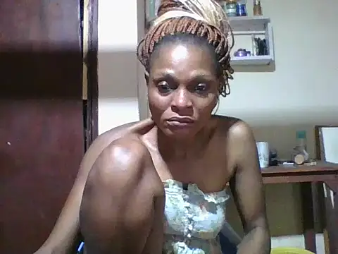 Snapshot of Ebonyqueen4 chatting on June 2026 05:39:01 AM Ebonyqueen4 online show from June 2026 05:39:01 AM