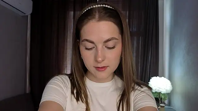CarolannMirjah online show from May 2026 04:21:02 AM