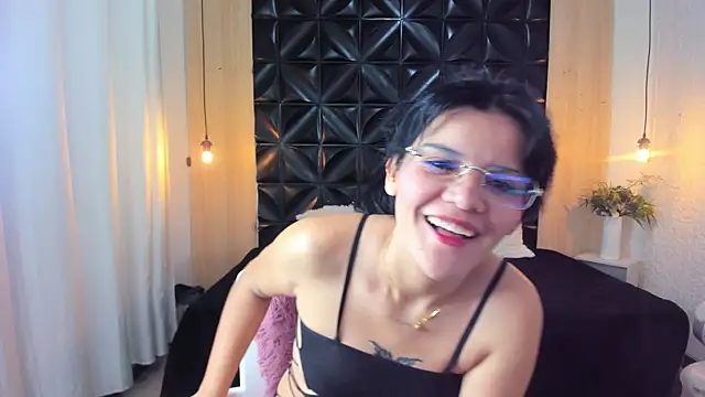 Lia  Kalifa online show from July 2026 02:32:02 PM