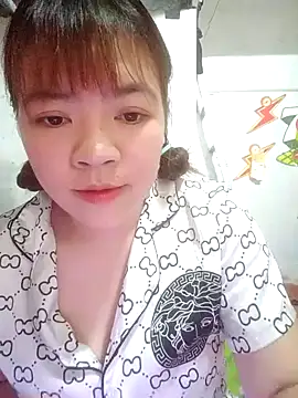 Snapshot of Loleml01 chatting on May 2026 06:00:02 AM Loleml01 online show from May 2026 06:00:02 AM
