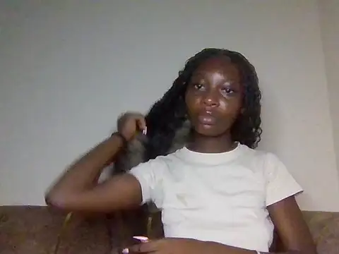 Snapshot of miss_petite0 chatting on June 2026 10:17:02 AM miss petite0 online show from June 2026 10:17:02 AM