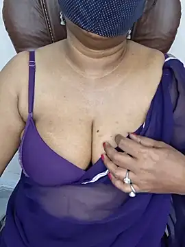 Snapshot of MISS-LOVEV chatting on June 2026 01:36:02 AM MISS-LOVEV online show from June 2026 01:36:02 AM