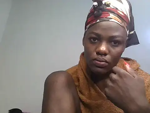 Hot Berry18 online show from May 2026 02:18:01 AM