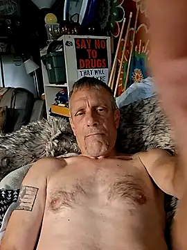 Snapshot of truckdawg2023 chatting on June 2026 08:32:02 PM truckdawg2023 online show from June 2026 08:32:02 PM