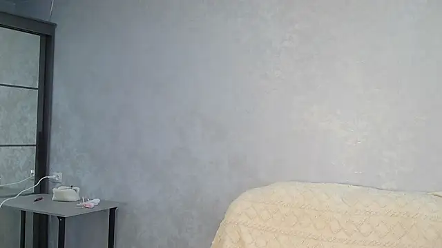Snapshot of Mia_pinkie chatting on May 2026 08:07:01 PM Mia pinkie online show from May 2026 08:07:01 PM