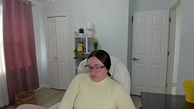 Vika73 online show from February 2025 06:15:02 PM