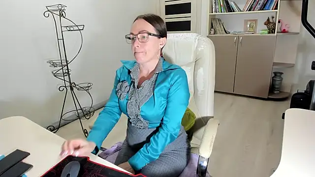 Vika73 online show from November 2025 04:11:02 AM