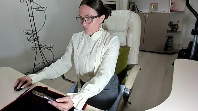 Vika73 online show from November 2025 04:17:02 PM