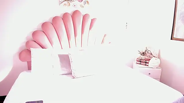 Snapshot of CherryMyla chatting on June 2026 12:29:01 PM CherryMyla online show from June 2026 12:29:01 PM