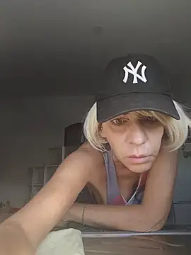 Snapshot of MartinaX_X chatting on May 2026 08:42:02 AM MartinaX X online show from May 2026 08:42:02 AM