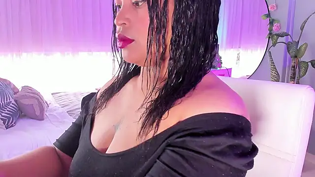 Snapshot of Bianca_DVarela chatting on June 2026 01:11:01 PM Bianca DVarela online show from June 2026 01:11:01 PM