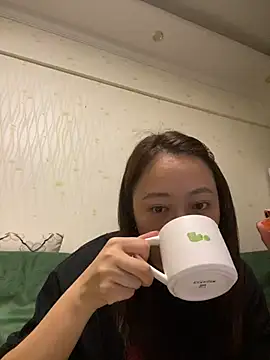 Snapshot of CRROO-AA chatting on June 2026 11:31:01 AM CRROO-AA online show from June 2026 11:31:01 AM