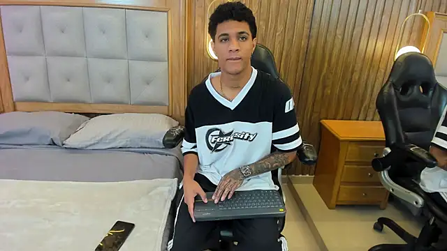 Snapshot of Mael_Jason chatting on July 2026 11:03:01 AM Mael Jason online show from July 2026 11:03:01 AM