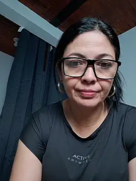 Snapshot of Scarlett_Valnyx chatting on June 2026 01:02:02 PM Scarlett Valnyx online show from June 2026 01:02:02 PM