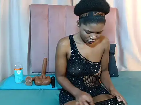 Snapshot of Tianaah chatting on June 2026 06:26:02 AM Tianaah online show from June 2026 06:26:02 AM