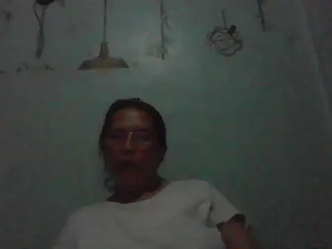 Snapshot of momshe2026 chatting on June 2026 01:13:02 PM momshe2026 online show from June 2026 01:13:02 PM