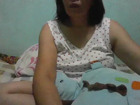 Snapshot of momshe2026 chatting on June 2026 02:06:01 PM momshe2026 online show from June 2026 02:06:01 PM