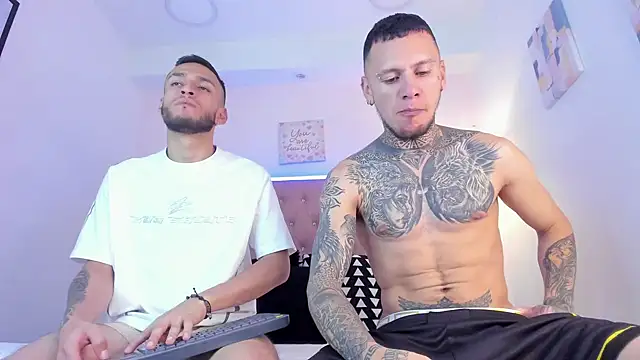 Snapshot of _Kevin_xxx chatting on December 2024 04:47:02 AM Kevin xxx online show from December 2024 04:47:02 AM