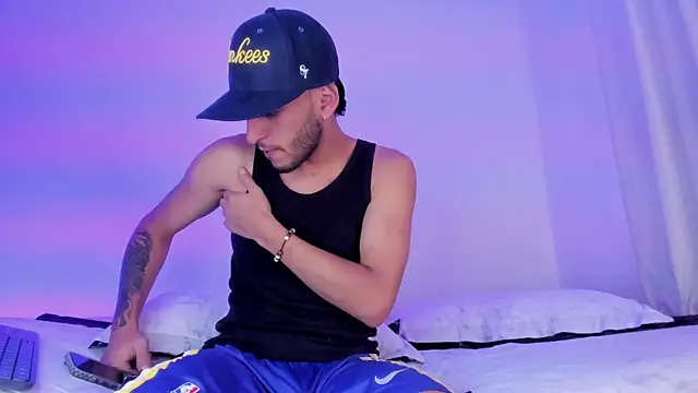 Snapshot of _Kevin_xxx chatting on February 2025 12:13:01 PM Kevin xxx online show from February 2025 12:13:01 PM