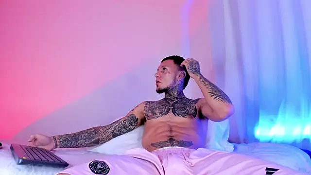 Snapshot of _Kevin_xxx chatting on March 2025 08:11:01 PM Kevin xxx online show from March 2025 08:11:01 PM