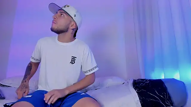 Snapshot of _Kevin_xxx chatting on October 2025 10:47:01 AM Kevin xxx online show from October 2025 10:47:01 AM