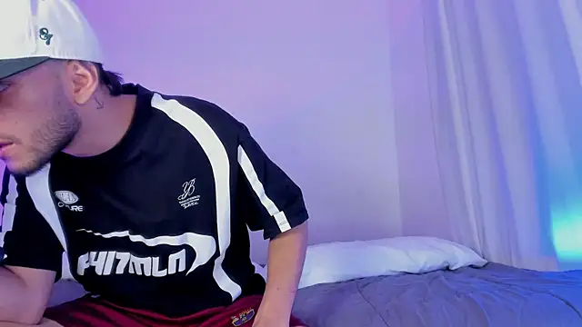 Snapshot of _Kevin_xxx chatting on October 2025 06:04:02 AM Kevin xxx online show from October 2025 06:04:02 AM