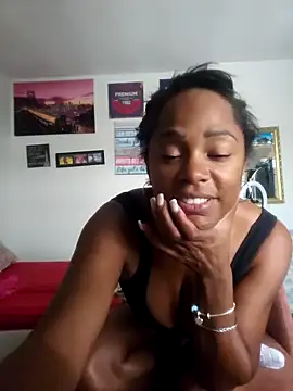 Snapshot of BlackDiamonddd chatting on May 2026 07:00:01 PM BlackDiamonddd online show from May 2026 07:00:01 PM