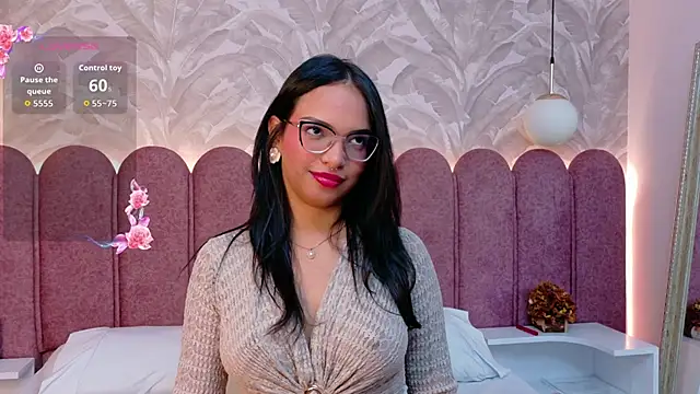 Snapshot of Maddy-Dove chatting on June 2026 03:51:02 AM Maddy-Dove online show from June 2026 03:51:02 AM