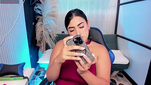 Snapshot of AmeliaHart_ chatting on June 2026 08:44:02 PM AmeliaHart online show from June 2026 08:44:02 PM