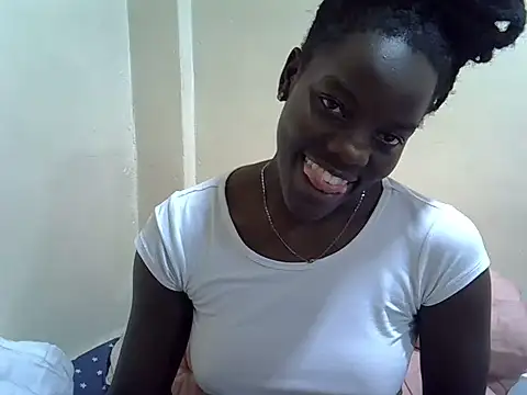 Snapshot of petite_lily chatting on June 2026 11:18:01 PM petite lily online show from June 2026 11:18:01 PM