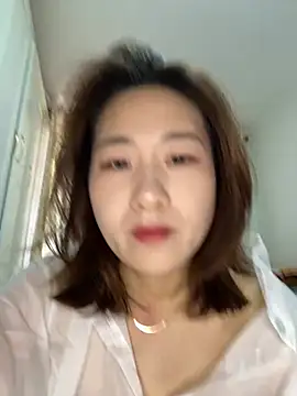 Snapshot of U-mi chatting on June 2026 01:18:01 AM U-mi online show from June 2026 01:18:01 AM