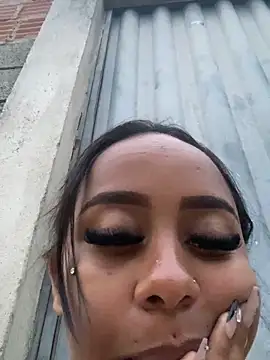 Snapshot of jhenannyy chatting on June 2026 09:18:02 AM jhenannyy online show from June 2026 09:18:02 AM