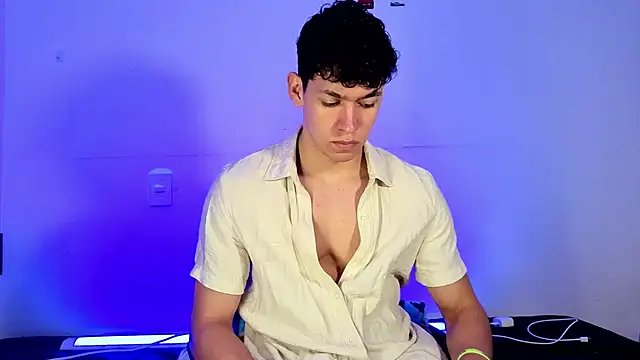 Snapshot of Luke_Muscle chatting on May 2026 12:58:01 PM Luke Muscle online show from May 2026 12:58:01 PM