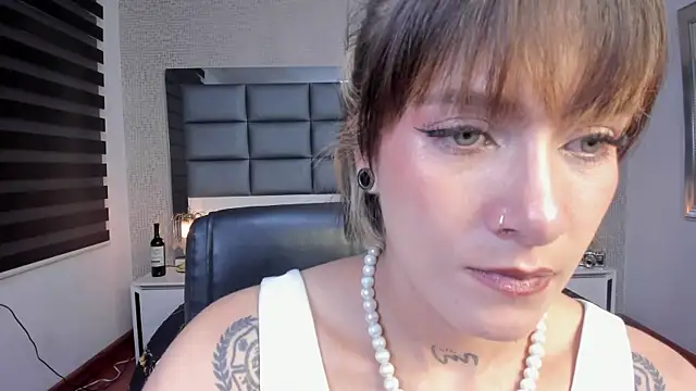 Snapshot of Mrs_Regina_clk chatting on July 2026 03:20:02 AM Mrs Regina clk online show from July 2026 03:20:02 AM