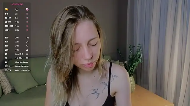 Snapshot of BlondeKelly chatting on July 2026 05:19:01 PM BlondeKelly online show from July 2026 05:19:01 PM
