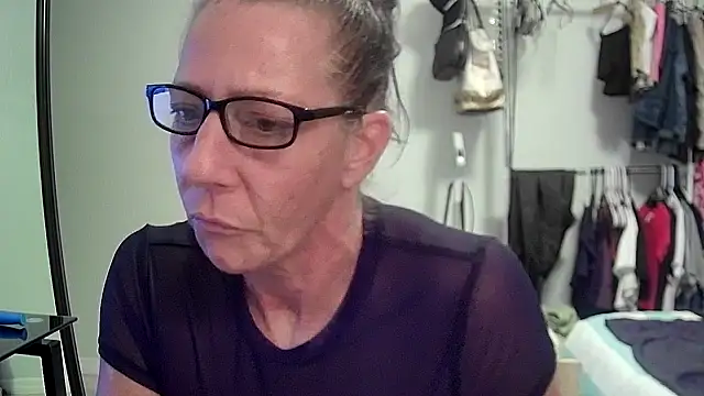 Snapshot of Quartz1Champagne chatting on June 2026 02:47:02 AM Quartz1Champagne online show from June 2026 02:47:02 AM