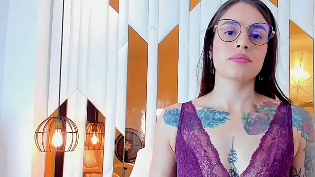 Snapshot of ValeryMontenegro chatting on June 2026 02:33:01 PM ValeryMontenegro online show from June 2026 02:33:01 PM